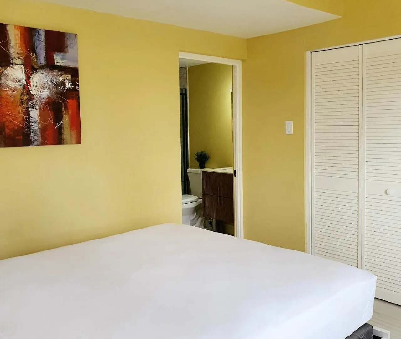 Choose To Be Happy At The Seville Apt #C4 - 2-Bedroom 金斯敦 0*,  牙买加