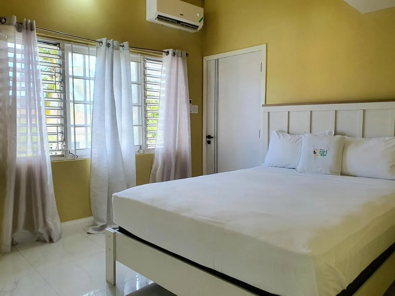 公寓 Choose To Be Happy At The Seville Apt #C4 - 2-Bedroom 金斯敦