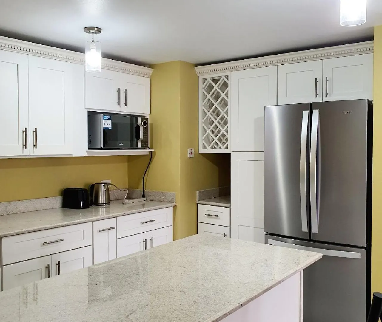 Choose To Be Happy At The Seville Apt #C4 - 2-Bedroom 金斯敦 牙买加